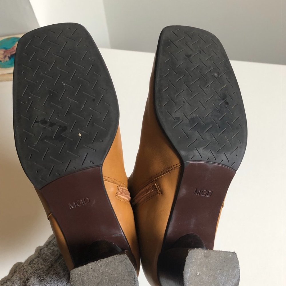 VINTAGE TAN BOOTS - Picture 4 of 4